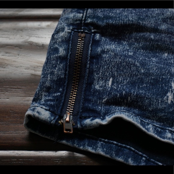 Acid wash Jeans. - Picture 2 of 3